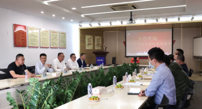 东莞市工信局与镇经发局领导莅临壹号娱乐参观指导